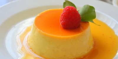 Cách làm bánh flan sữa tươi không bị rỗ thơm ngon đơn giản tại nhà