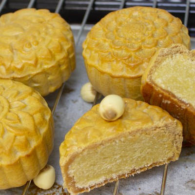 Bánh Trung thu nhân hạt sen